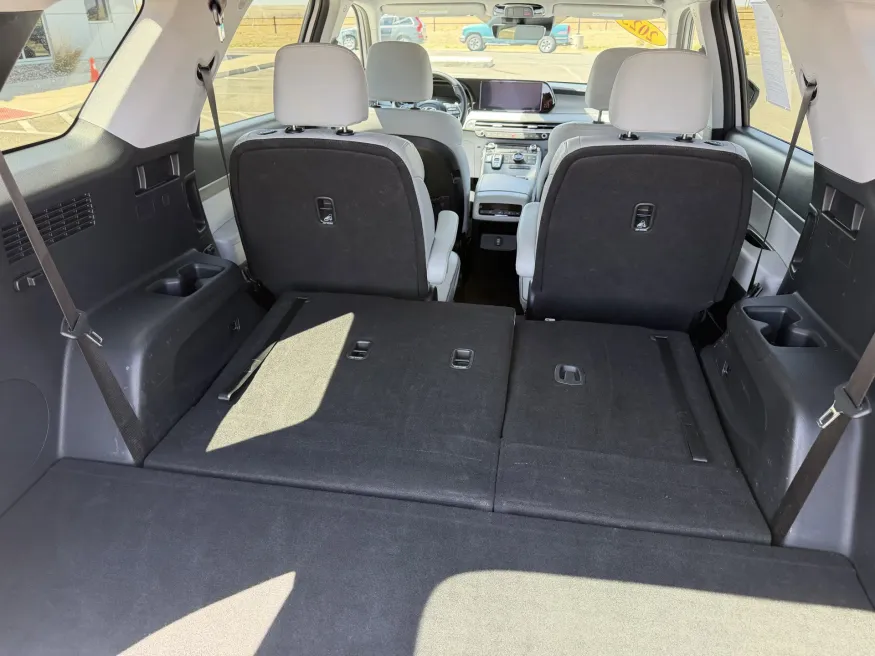 2025 Hyundai Palisade SEL | Photo 8 of 26