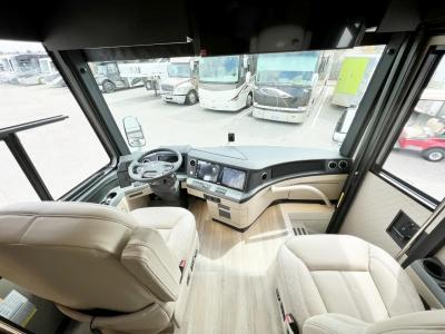 2024 Newmar King Aire 4531 | Thumbnail Photo 8 of 39