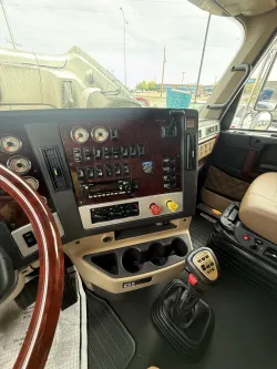 2023 Freightliner 122SD | Thumbnail Photo 11 of 17