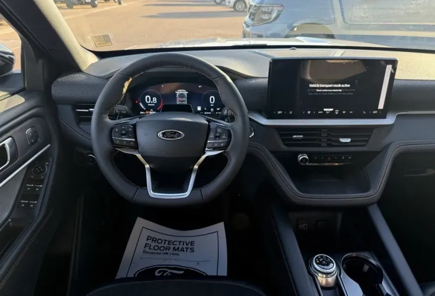 2026 Ford Explorer | Photo 28 of 32