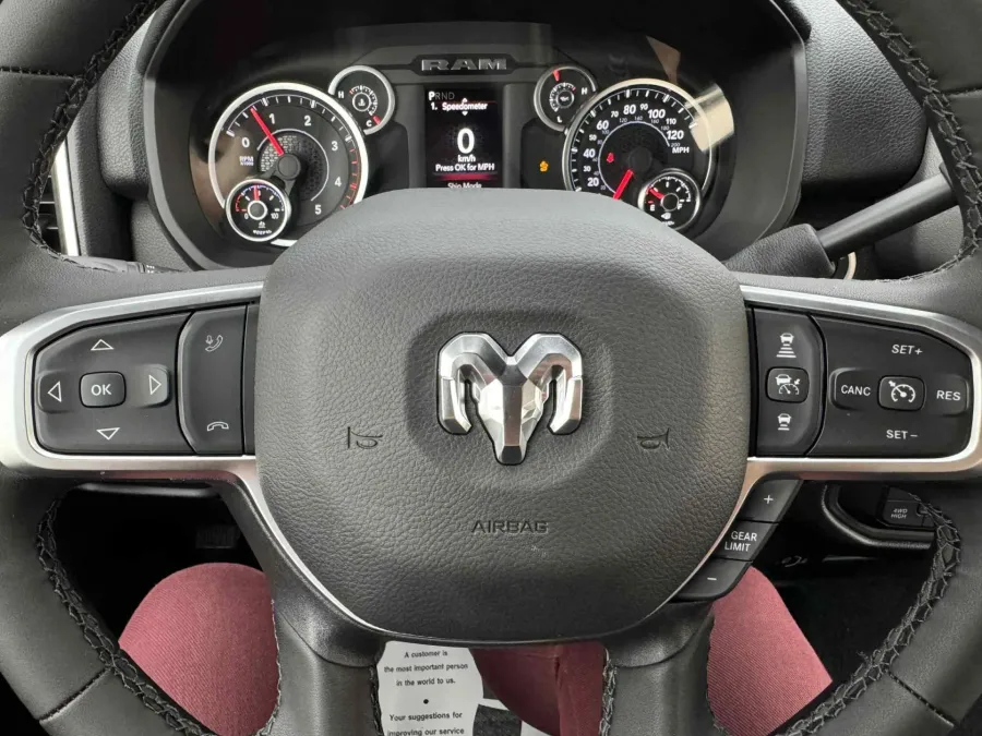 2025 RAM 3500 Big Horn | Photo 18 of 20