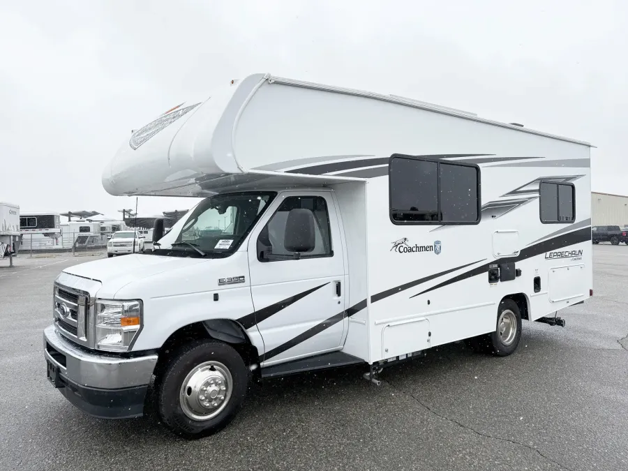 2025 Coachmen Leprechaun 220XG | Photo 17 of 21