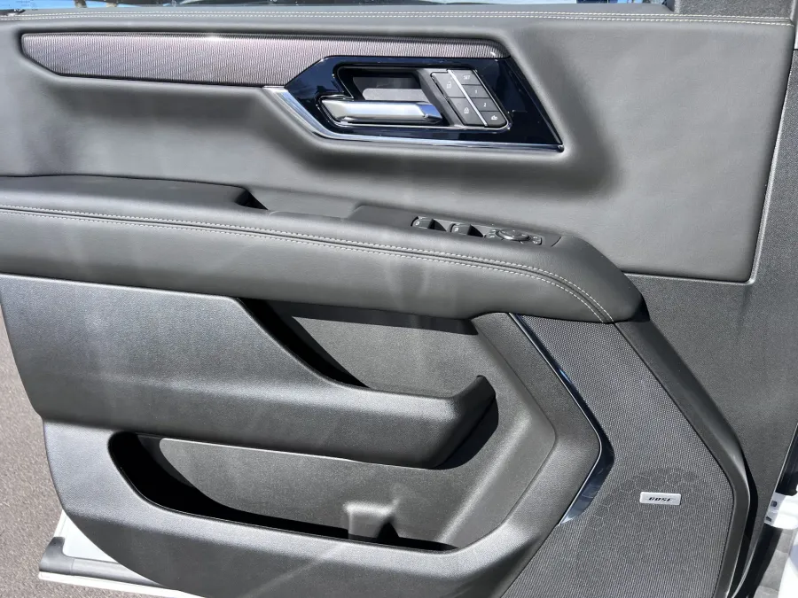 2026 GMC Yukon Elevation | Photo 5 of 29