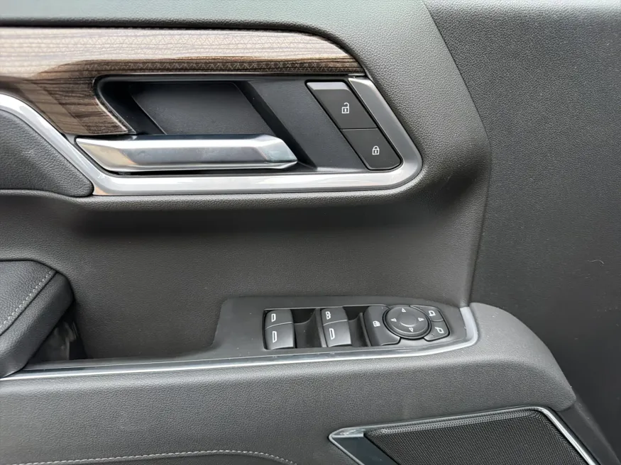 2026 Chevrolet Silverado 1500 LT | Photo 11 of 19