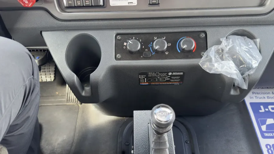 2026 Freightliner M2 106 | Photo 5 of 21