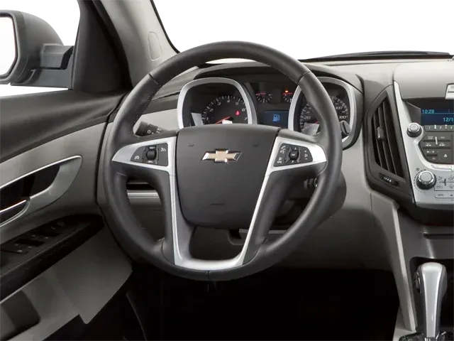2013 Chevrolet Equinox | Photo 3 of 16
