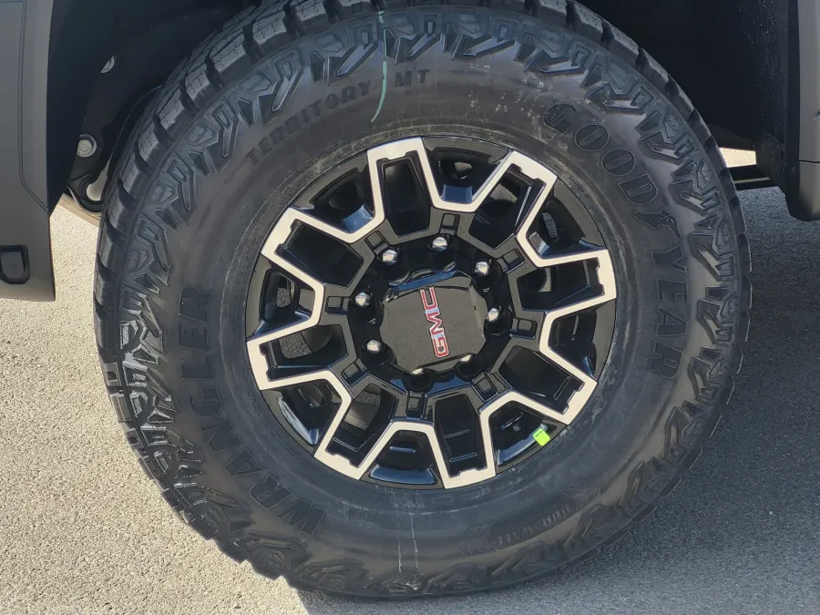 2026 GMC Sierra 2500HD AT4X | Photo 9 of 32