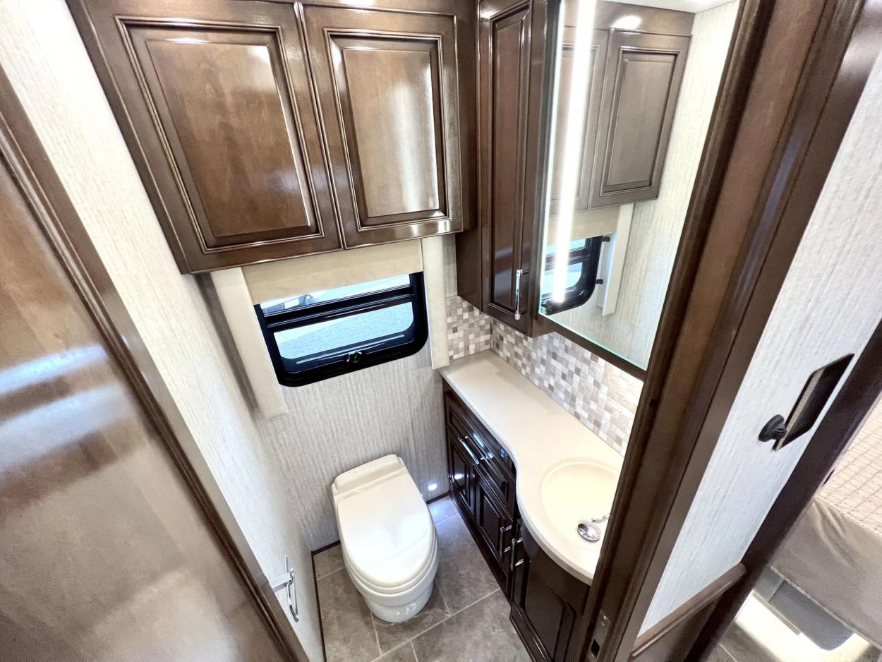 2024 Newmar Supreme Aire 4509 | Photo 15 of 37