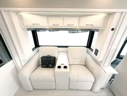 2026 Newmar New Aire 3547 | Thumbnail Photo 9 of 31