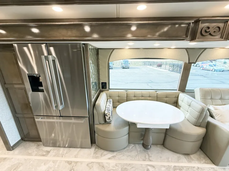 2023 Newmar Essex 4551 | Photo 10 of 34