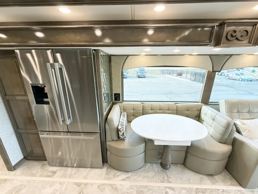 2023 Newmar Essex 4551 | Photo 10 of 34