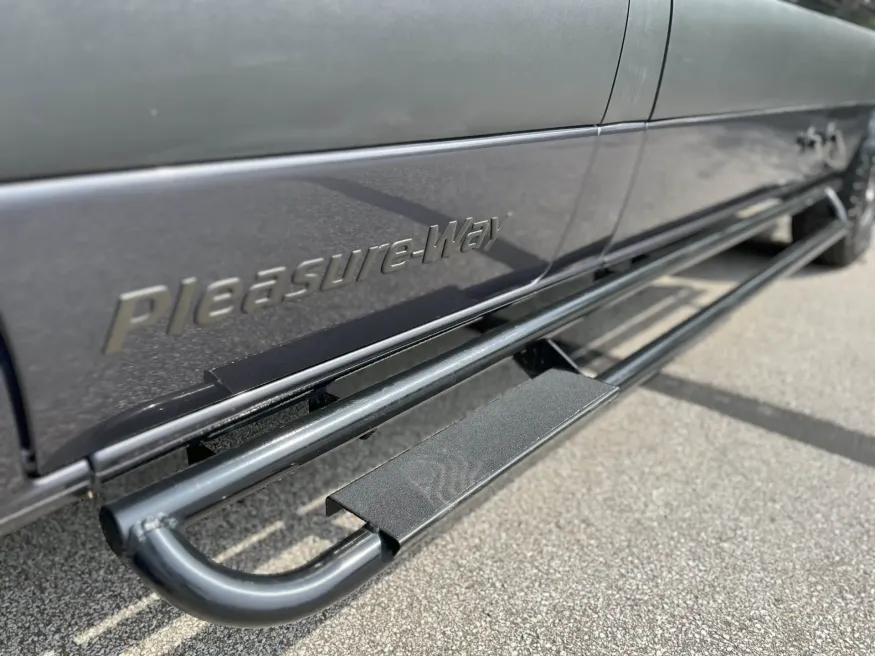 2022 Pleasure-way Rekon 4x4 | Photo 10 of 20