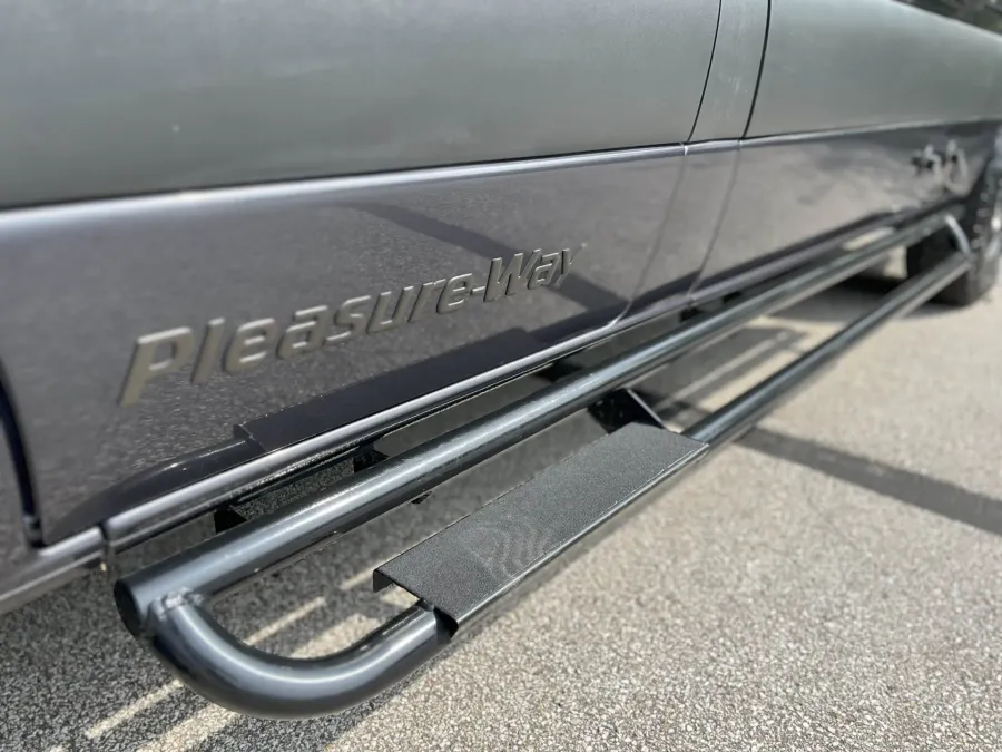 2022 Pleasure-way Rekon 4x4 | Photo 10 of 20