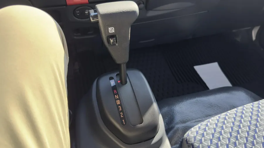 2025 Isuzu NRR GAS | Photo 17 of 18