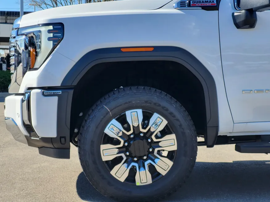 2026 GMC Sierra 2500HD Denali | Photo 8 of 25