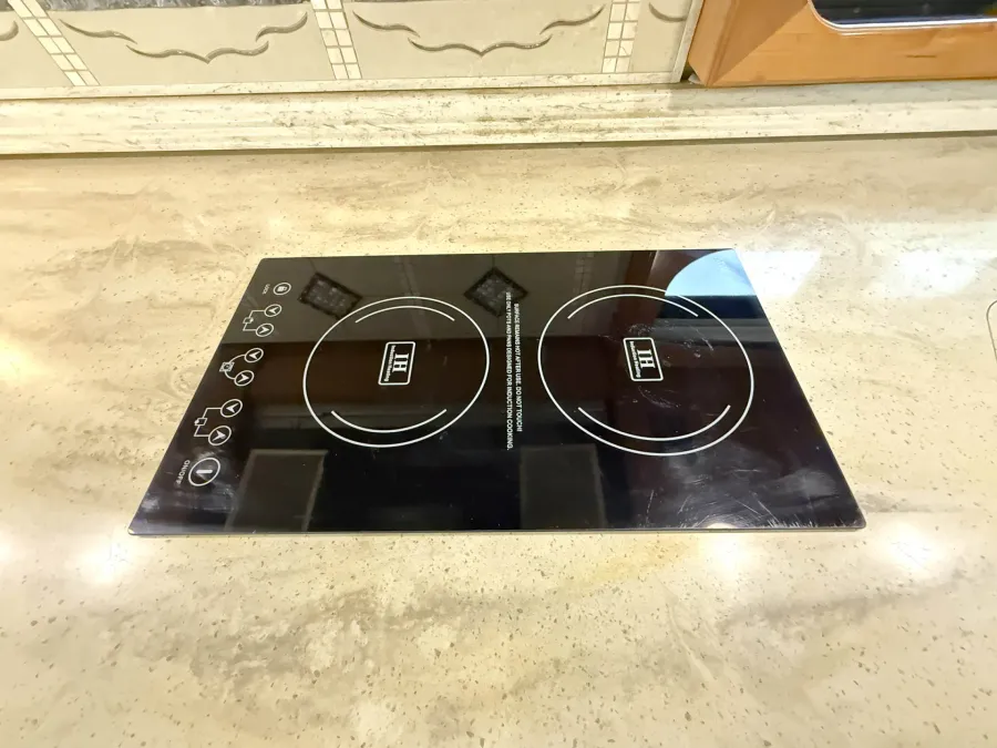 2013 Tiffin Zephyr | Photo 12 of 32