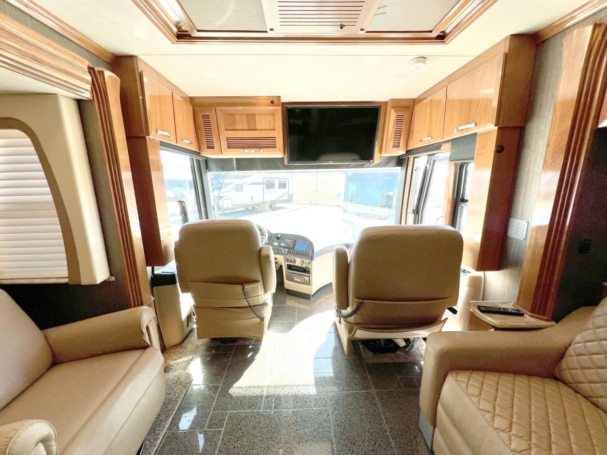 2014 Newmar King Aire 4593 | Photo 5 of 34