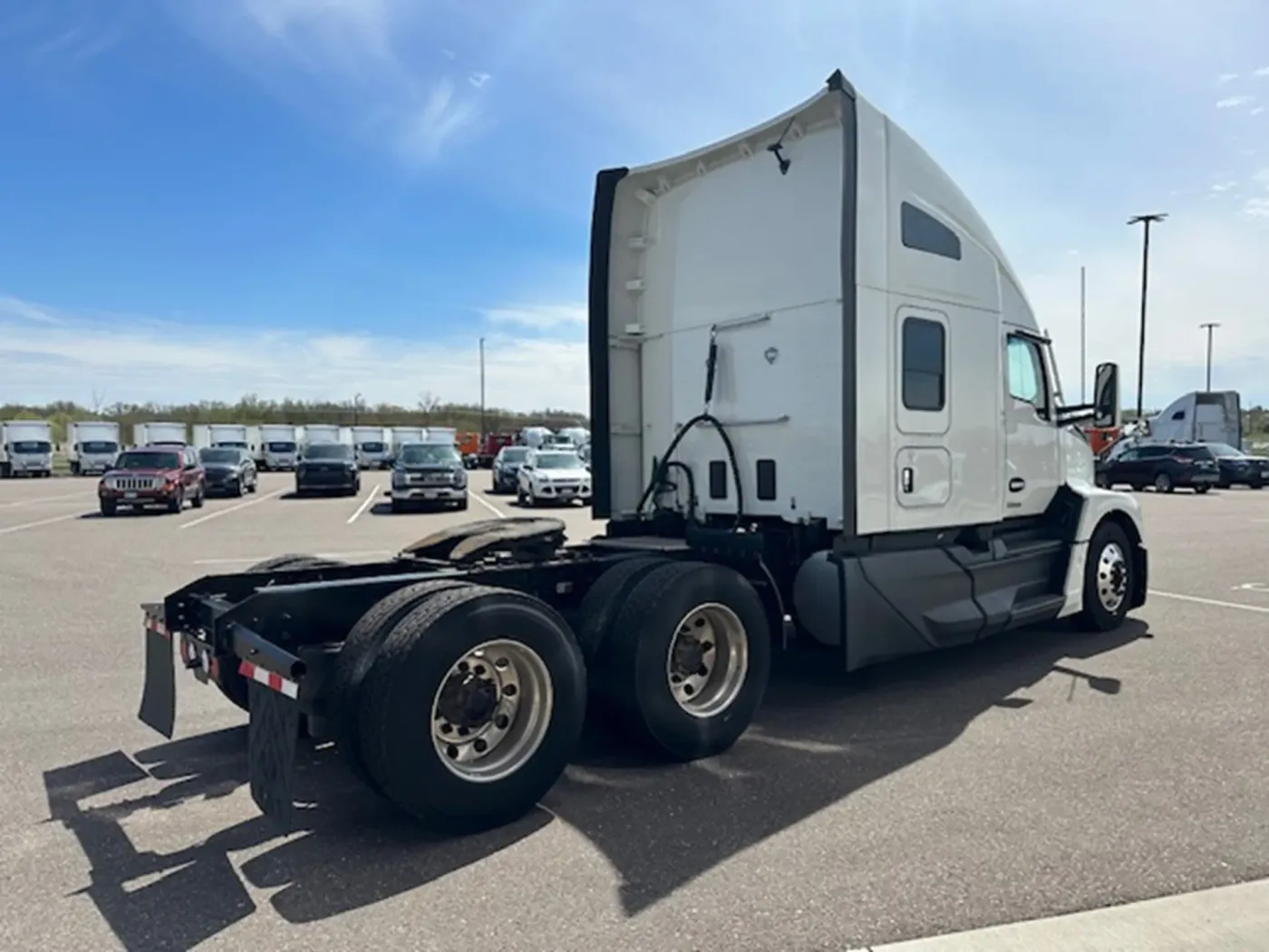 2022 Kenworth T680 | Photo 5 of 15