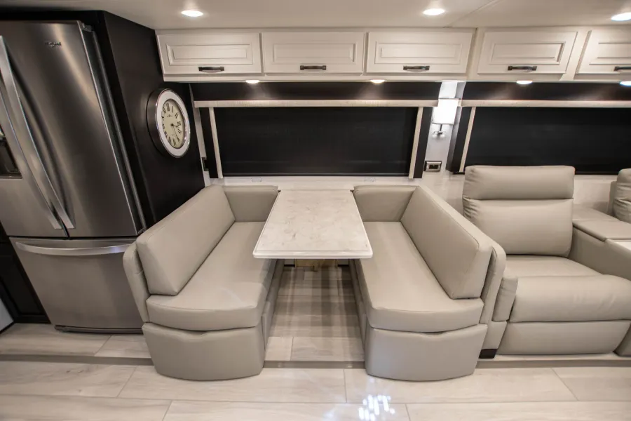 2026 Newmar Dutch Star 4081 | Photo 11 of 42