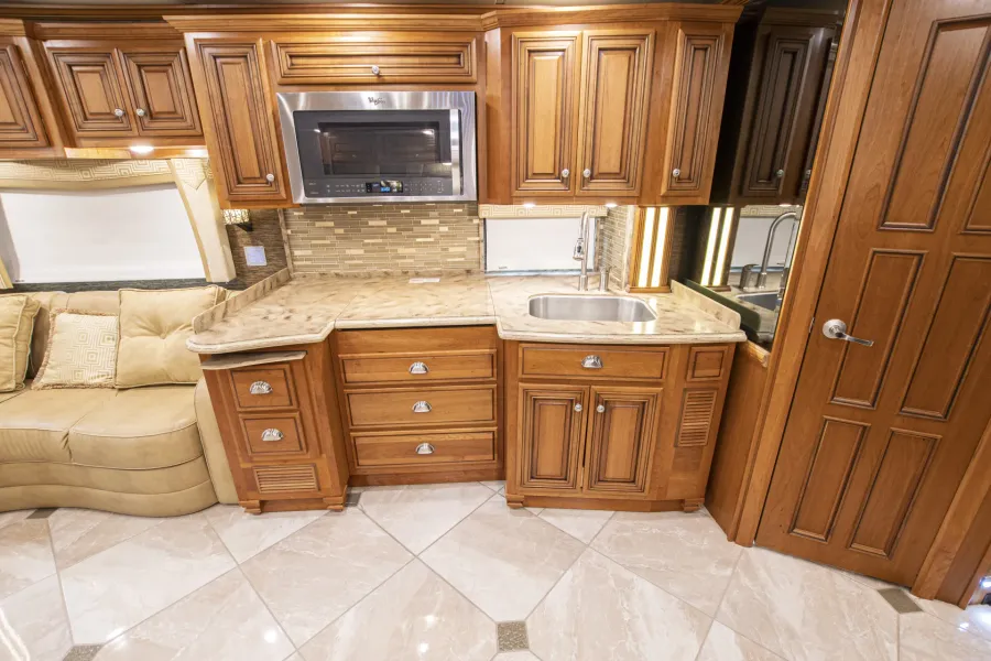 2015 Newmar Dutch Star 4018 | Photo 18 of 32