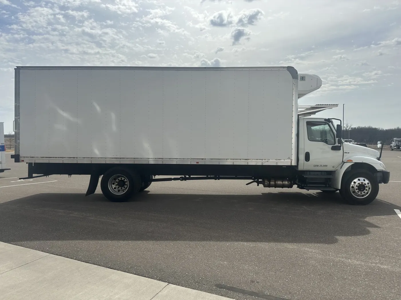 2020 International MV607 | Photo 4 of 17