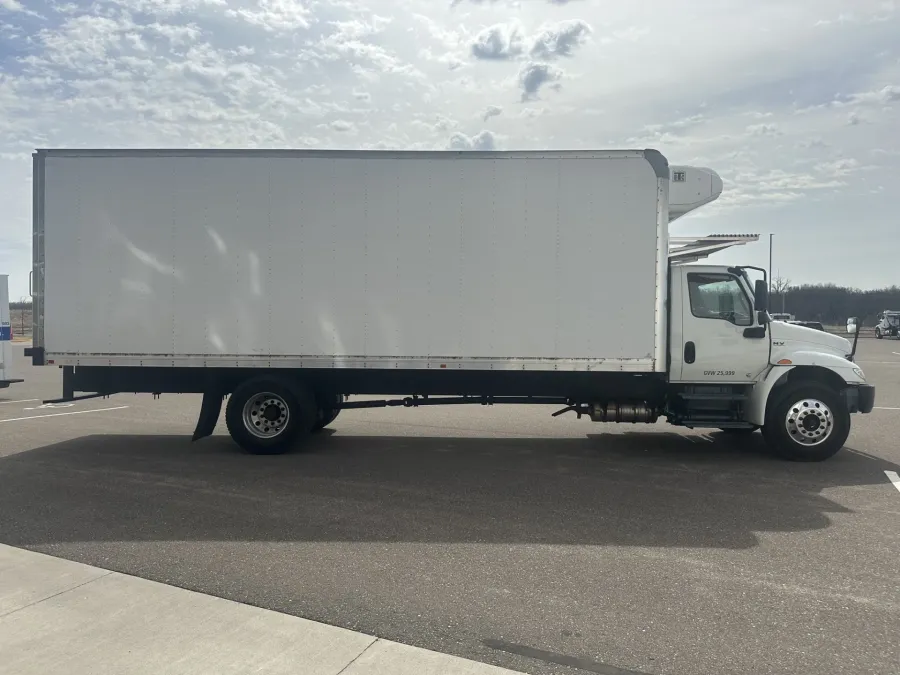 2020 International MV607 | Photo 4 of 17