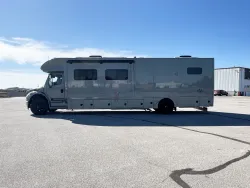 2026 Renegade Verona 40VBH | Thumbnail Photo 4 of 28