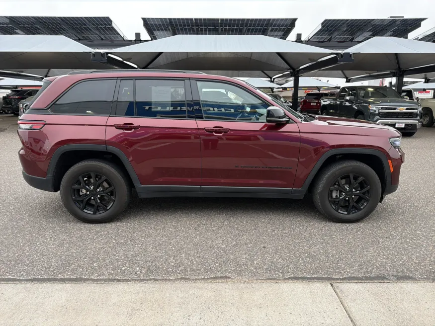 2024 Jeep Grand Cherokee Altitude | Photo 5 of 20