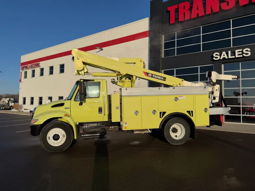 2013 International 4300 | Photo 2 of 10