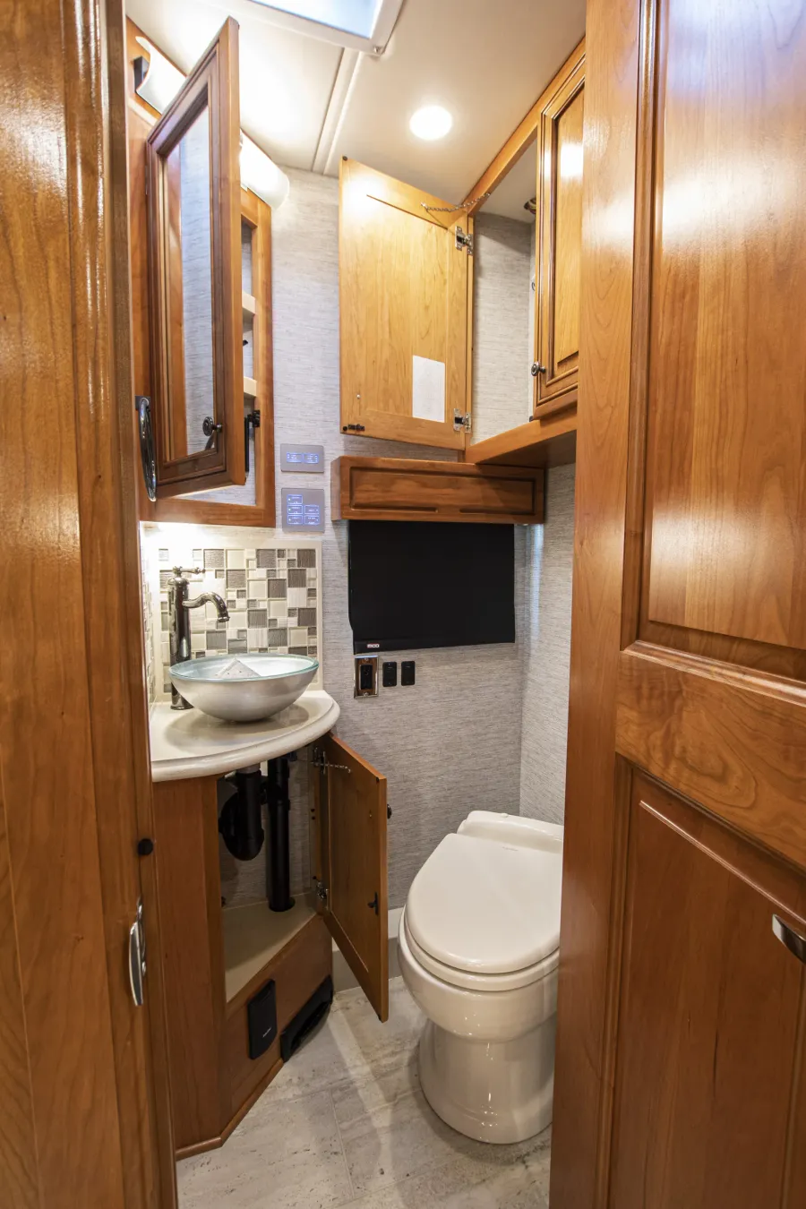2020 Newmar Dutch Star 4369 | Photo 24 of 55