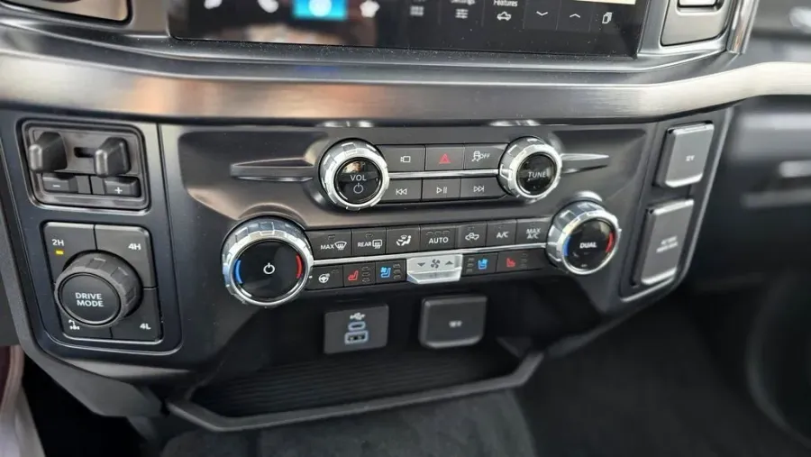 2026 Ford Super Duty F-250 | Photo 32 of 40