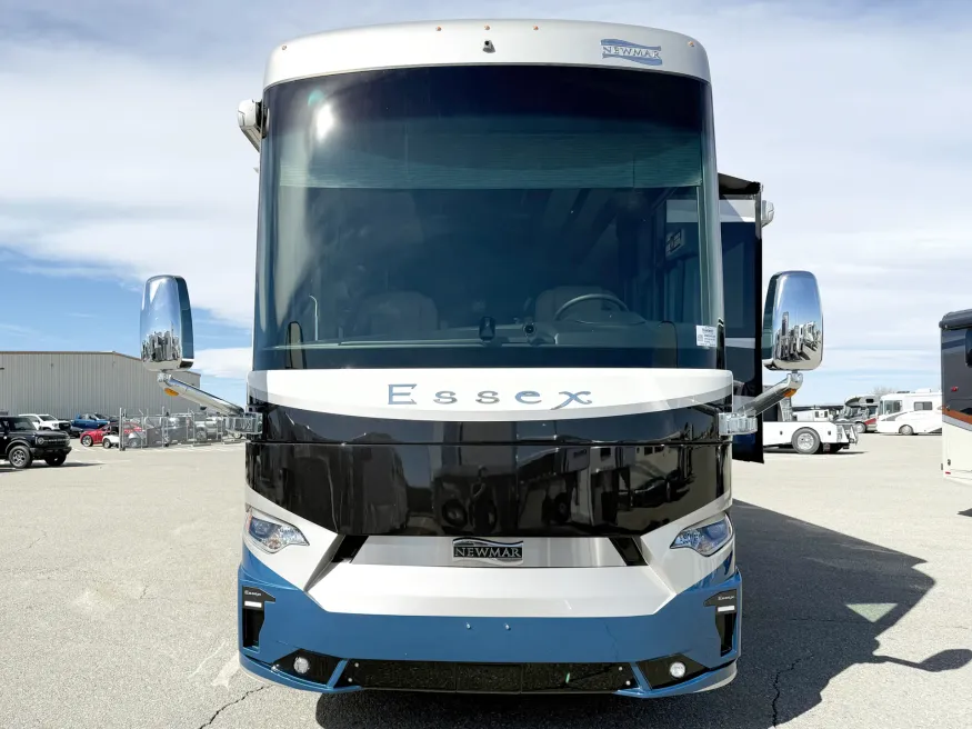 2027 Newmar Essex 4595 | Photo 23 of 31