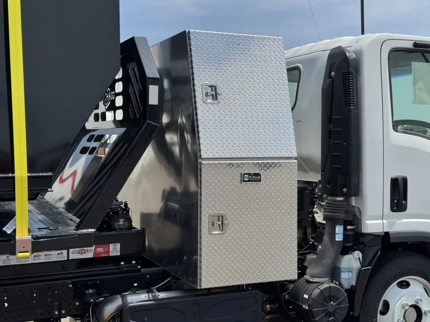 2025 Isuzu NRR | Photo 17 of 29