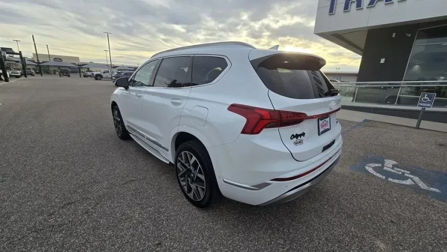 2022 Hyundai Santa Fe | Photo 6 of 33
