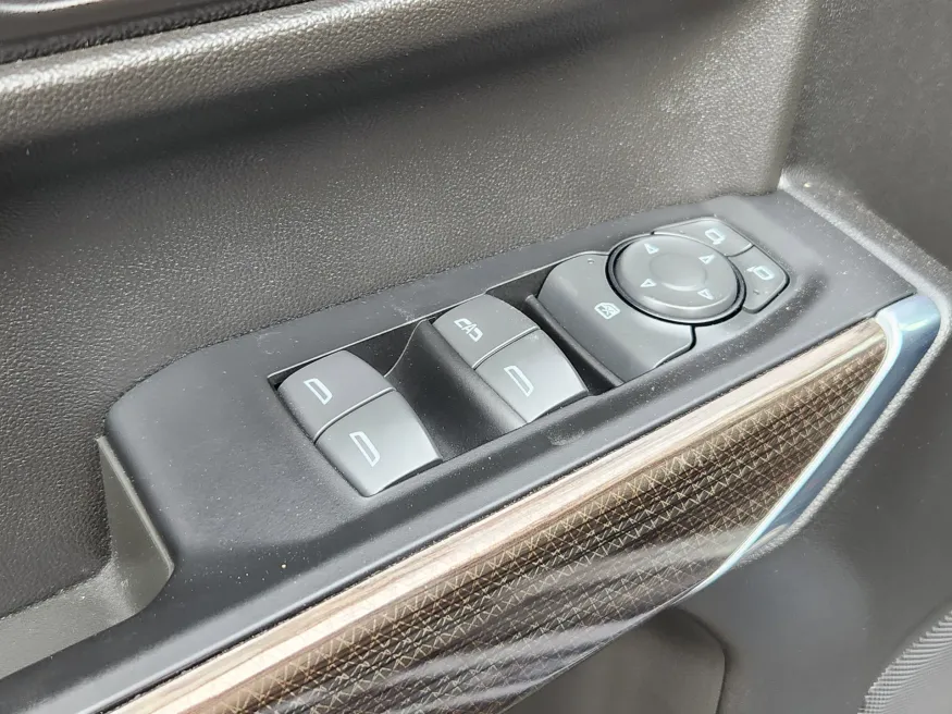 2022 Chevrolet Silverado 1500 LTD | Photo 6 of 28