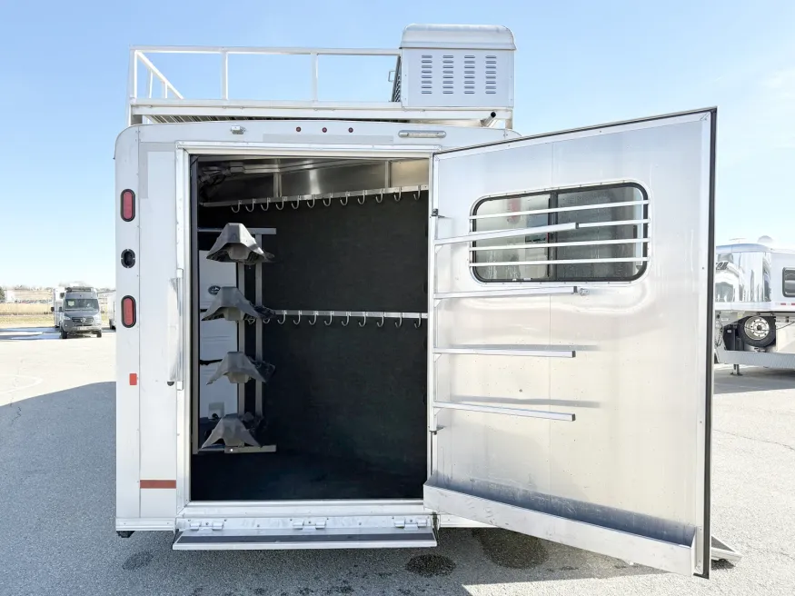 2021 Logan Coach Select 812 3HLQ | Photo 18 of 27