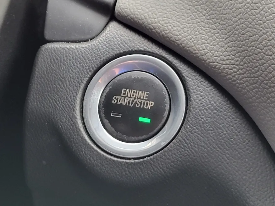 2021 Chevrolet Equinox LS | Photo 18 of 25