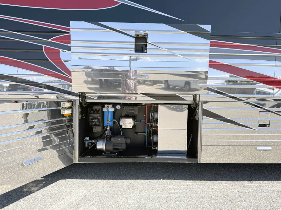 2017 Emerald Prevost X3-45 Double Slide | Photo 29 of 34