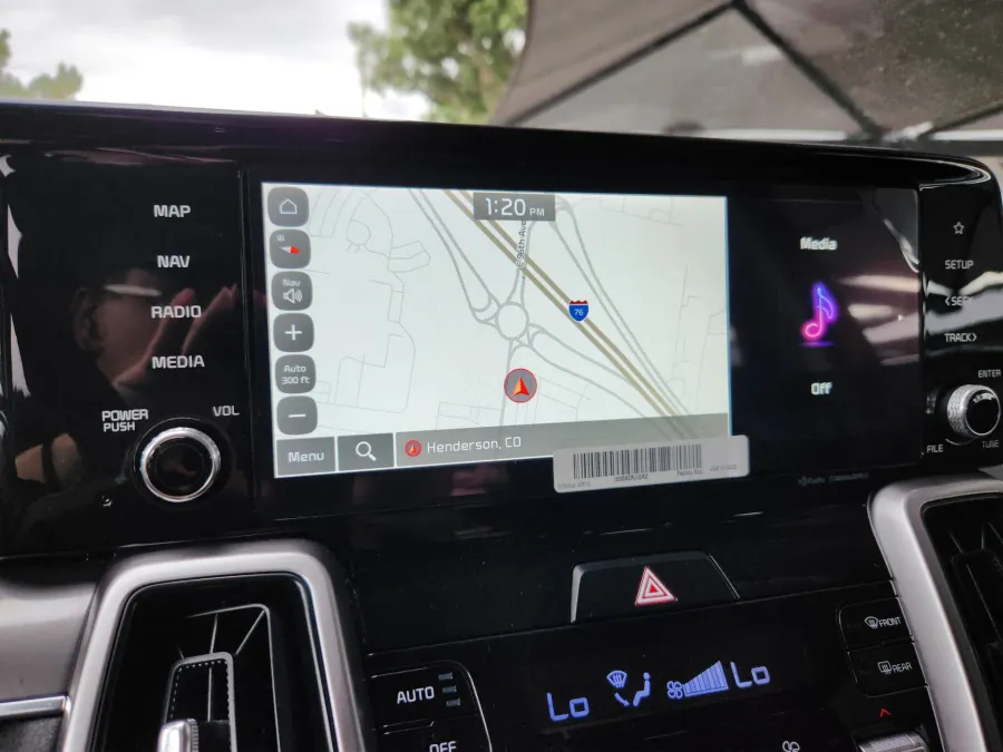 2023 Kia Sorento S | Photo 23 of 28