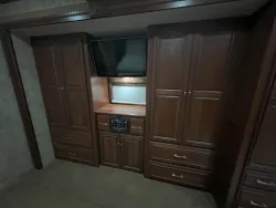 2012 Itasca Ellipse 42QD | Thumbnail Photo 14 of 17