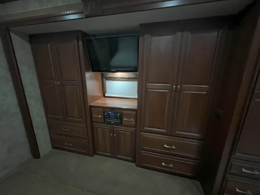 2012 Itasca Ellipse 42QD | Photo 14 of 17