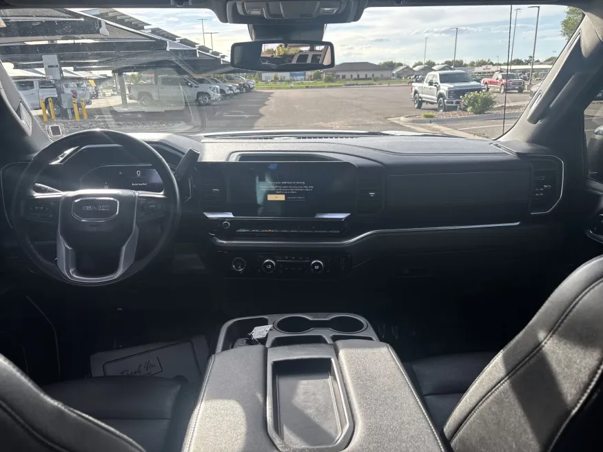 2024 GMC Sierra 1500 SLT | Photo 9 of 18