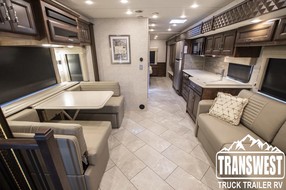 2023 Newmar Bay Star 3225 | Photo 2 of 28