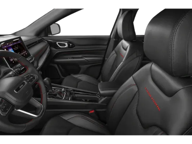 2024 Jeep Compass | Photo 5 of 12