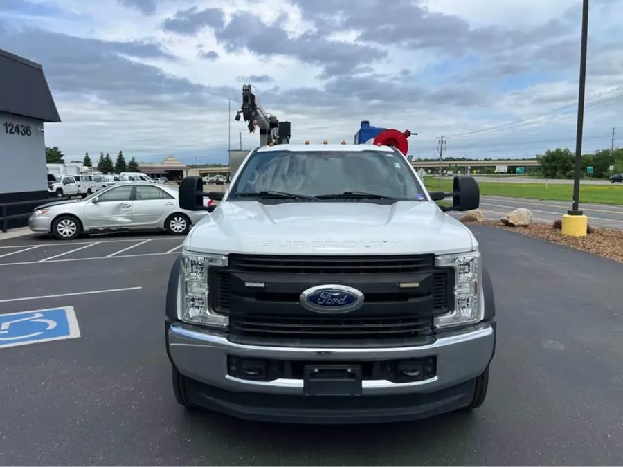 2018 Ford Super Duty F-550 | Photo 18 of 22