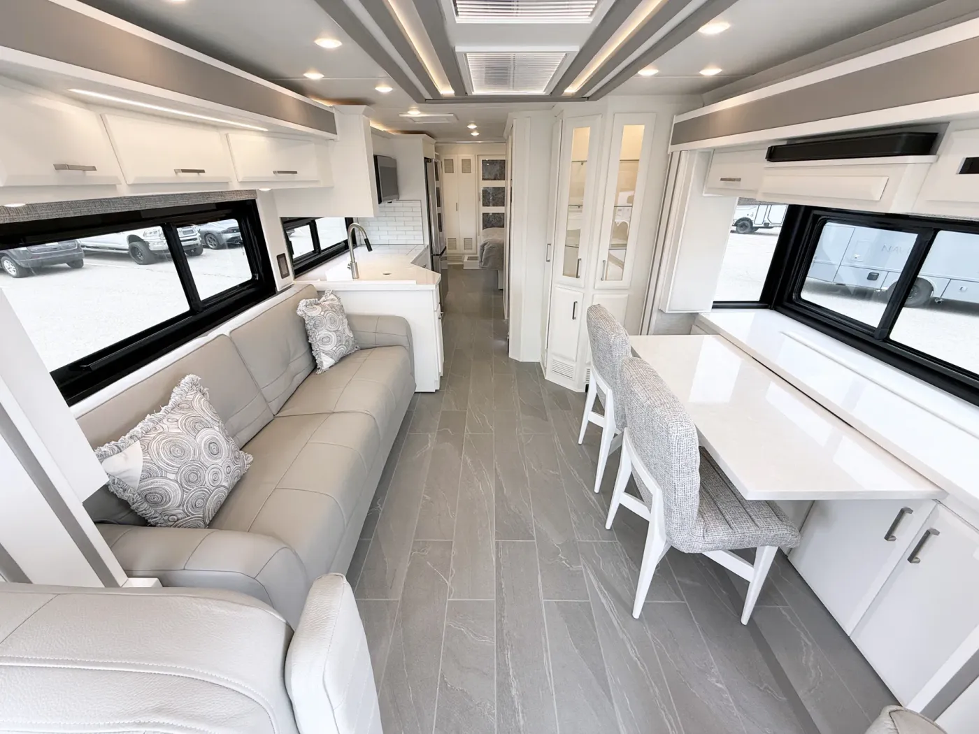 2026 Newmar New Aire 3545 | Photo 3 of 5