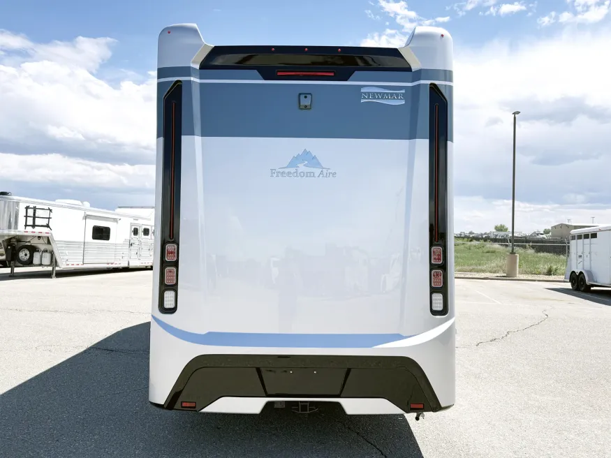 2026 Newmar Freedom Aire 2515 | Photo 18 of 23