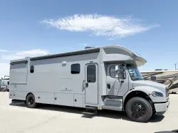 2026 Renegade Verona 36VSB | Thumbnail Photo 1 of 28