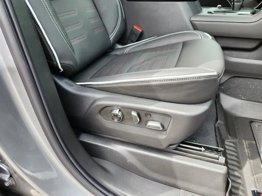 2026 GMC Sierra 1500 AT4X | Photo 18 of 30