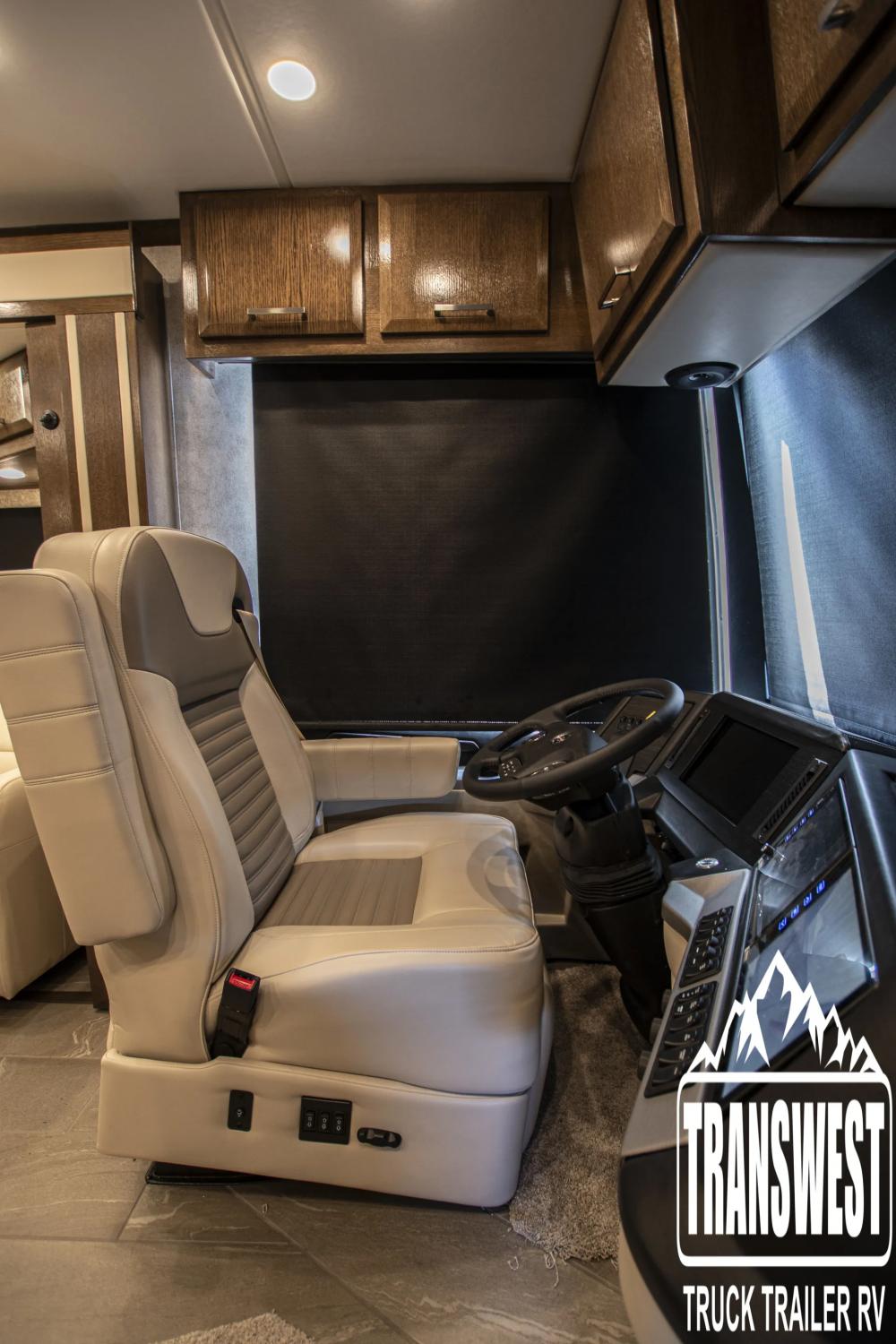 2024 Newmar New Aire 3543 | Photo 6 of 20